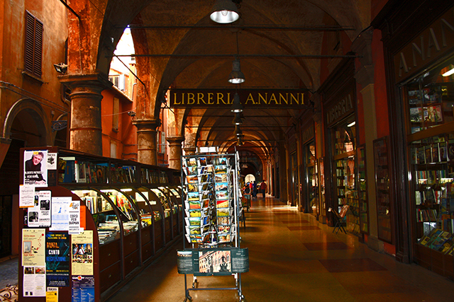 Libreria Ananni centro histórico Bolonia