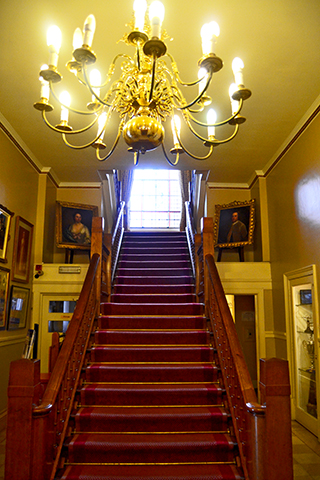 Escaleras interior ayuntamiento Stratford-upon-Avon